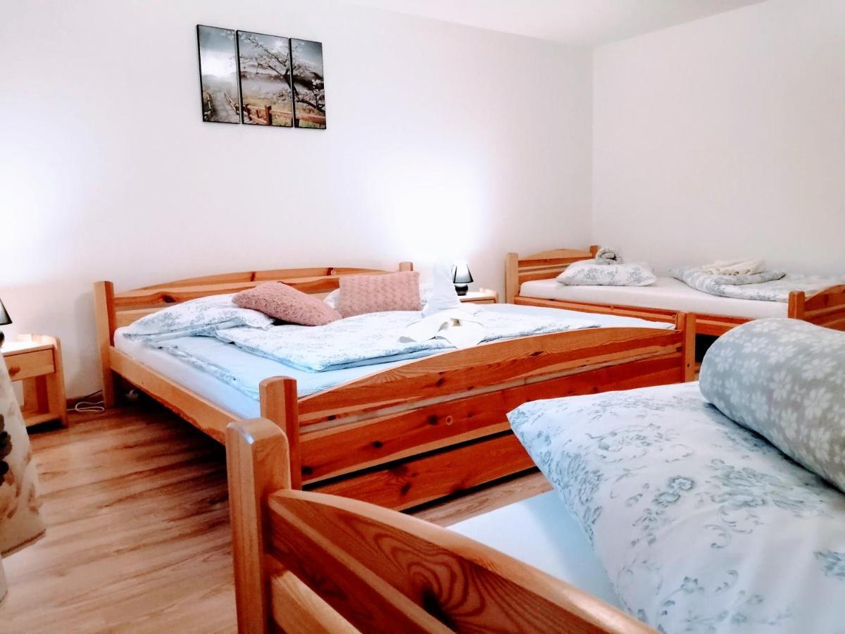 Apartman Paula -Dovolenka Pri Aquaparku Липтовски-Микулаш Экстерьер фото