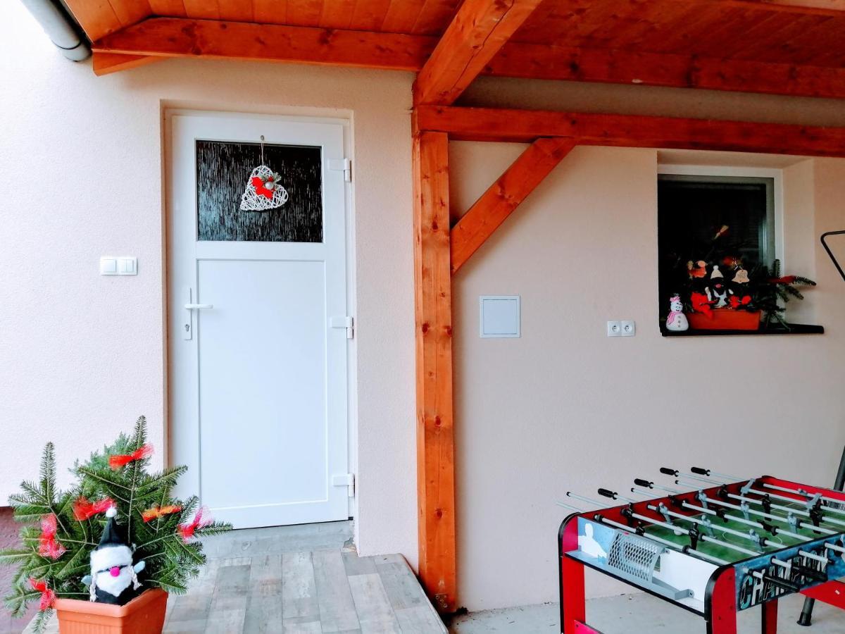 Apartman Paula -Dovolenka Pri Aquaparku Липтовски-Микулаш Экстерьер фото